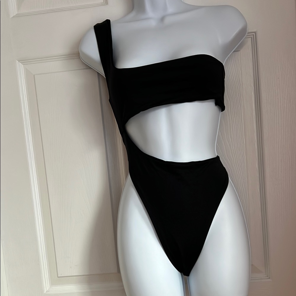 PrettyLittleThing Black Asymmetric Cutout Swimsuit size S